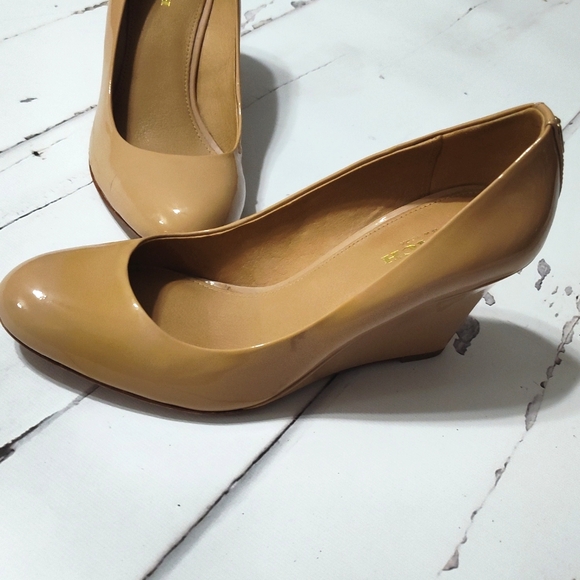 Coach Roni wedge patent leather heels pumps nude tan size 35 - Picture 2 of 6